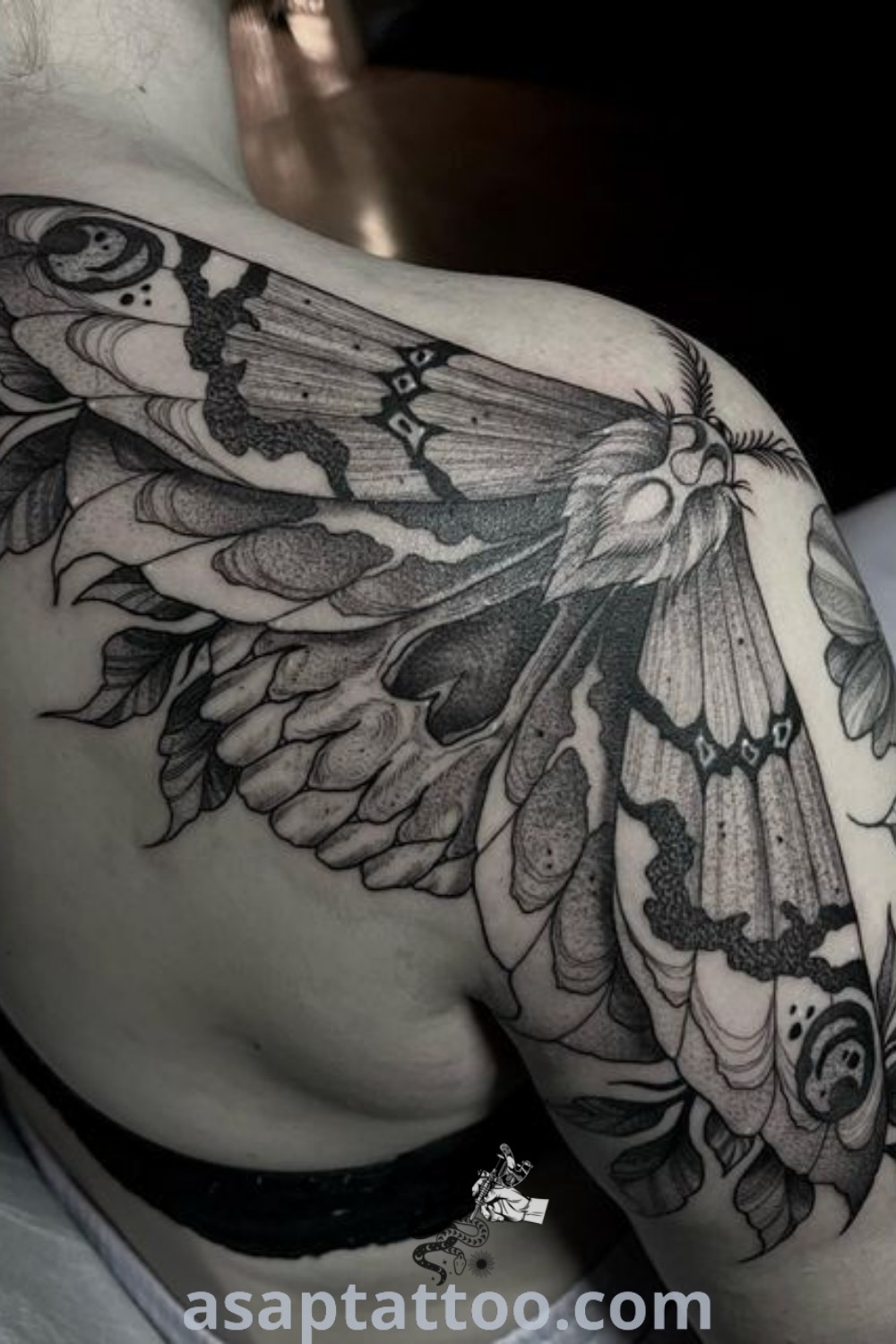 Black and white photo of a woman