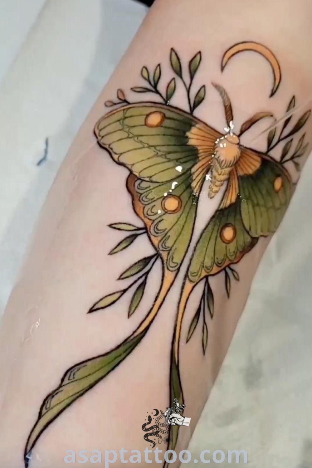 Gorgeous moth tattoo design featuring elegant lines and intricate details. A perfect idea to inspire your next inked masterpiece, showcasing tattoos with meaning. Find more inspiring designs at asaptattoo.com.